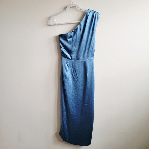 Elliatt Cassini Satin One-Shoulder Dress - Picture 8 of 12